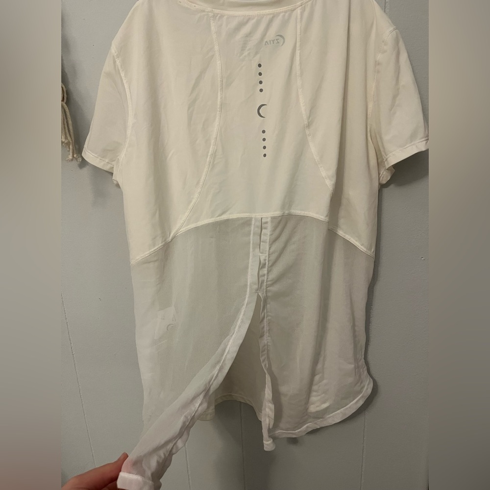 Zyia white athletic top